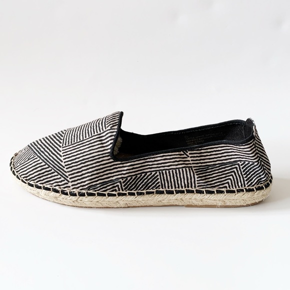 DOLCE VITA Black Stripe Espadrille Flats Size 9.5 - Picture 2 of 6
